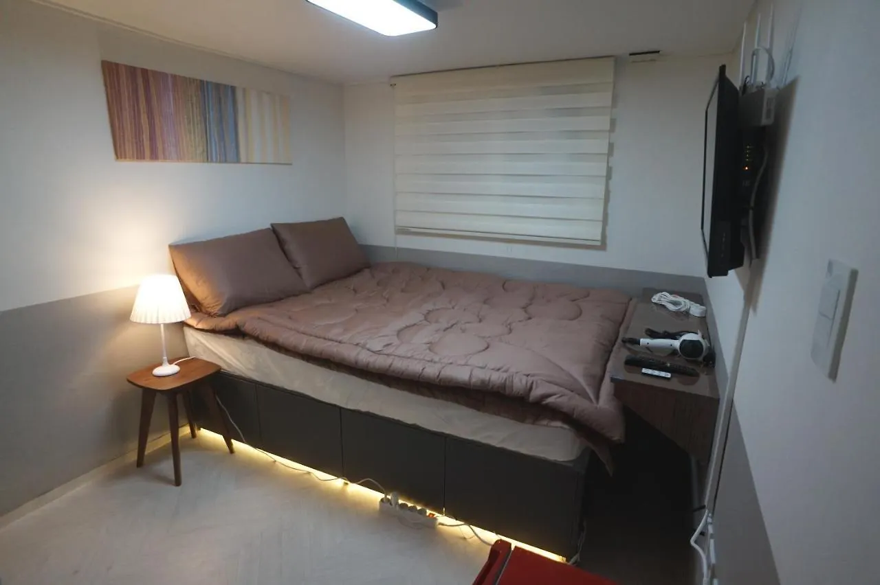 Blue Mansion Guesthouse Σεούλ 2*,