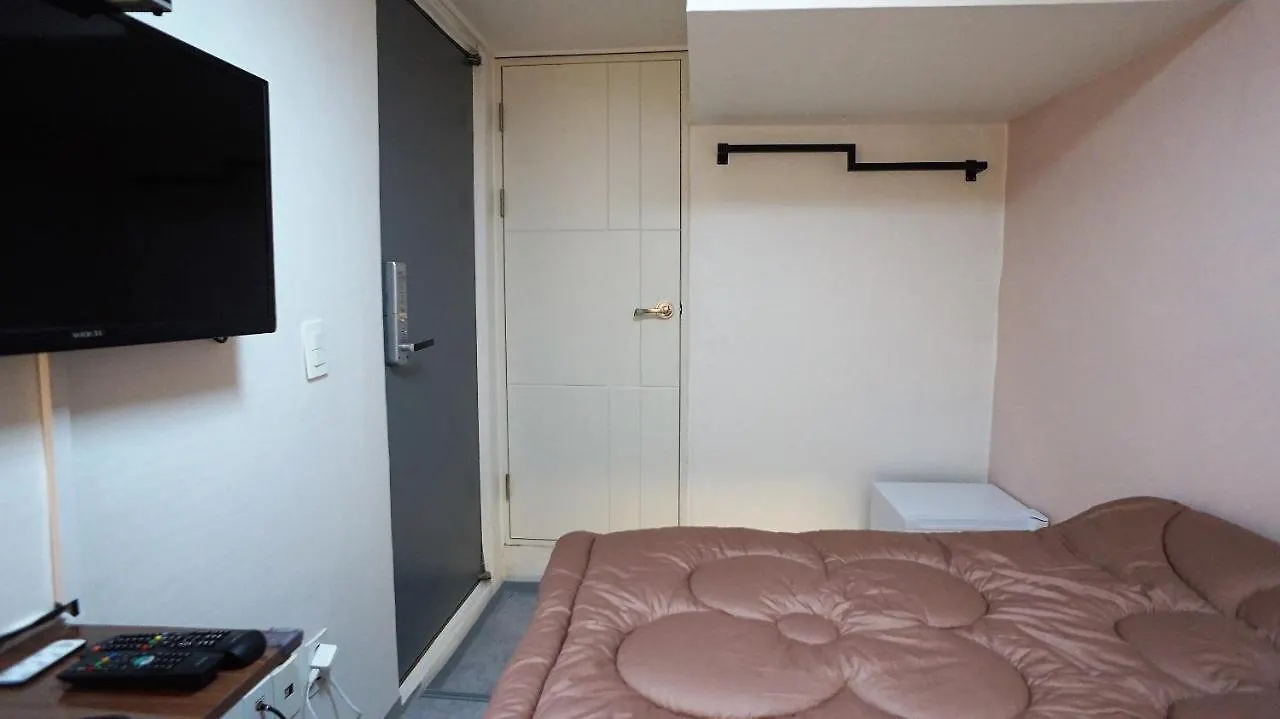 Blue Mansion Guesthouse Σεούλ 2*,